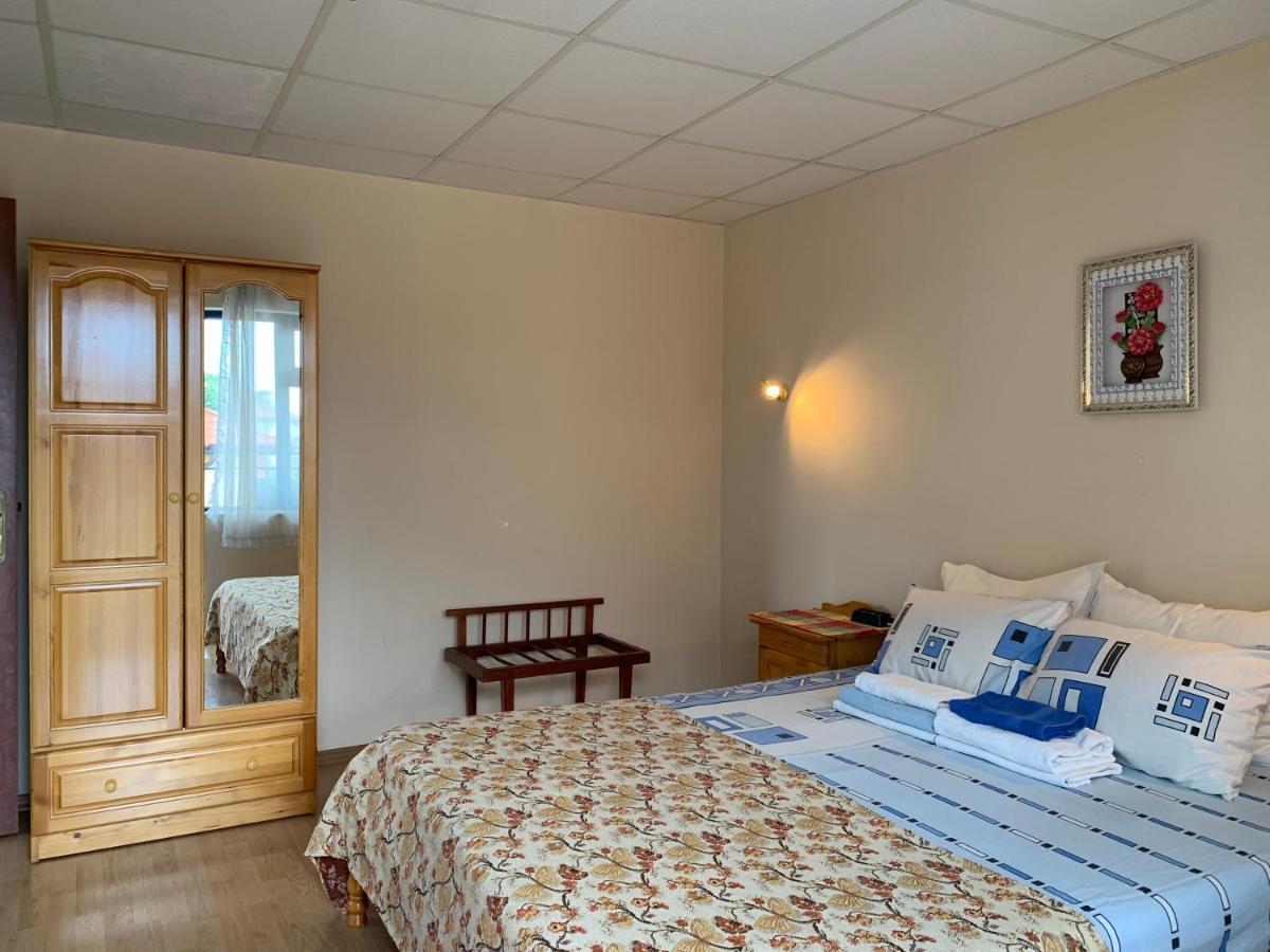 Guest House “Olesya” Obzor Luaran gambar